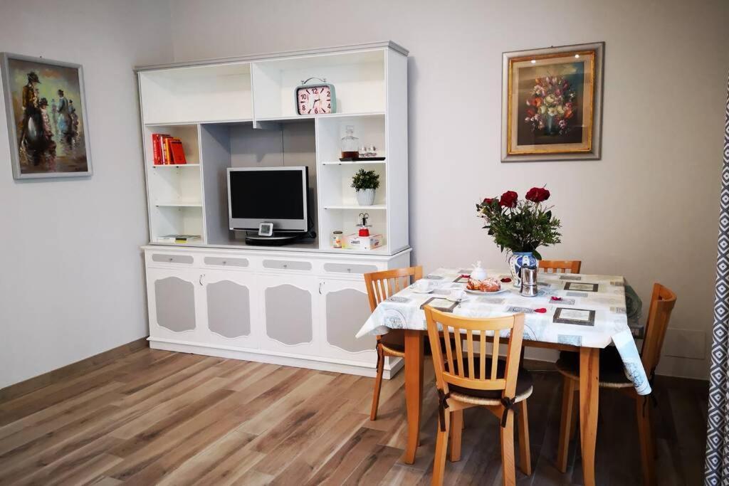 Delizioso Appartamento Cosy Ristrutturato Parma Exterior foto